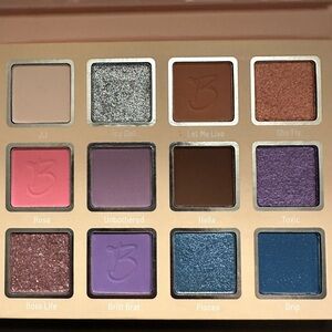 NIB Eyeshadow Palette with Vibrant Colors